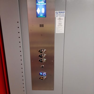 Ovládací panel nákladního výtahu