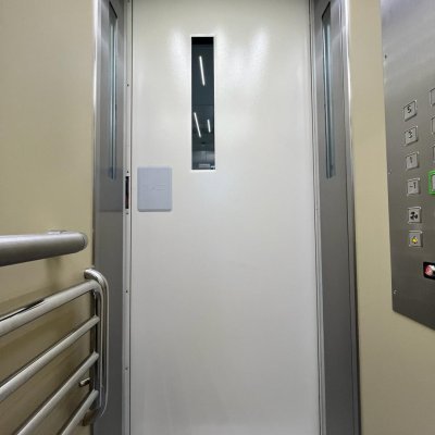 Výstupní prostor z kabiny osobního výtahu