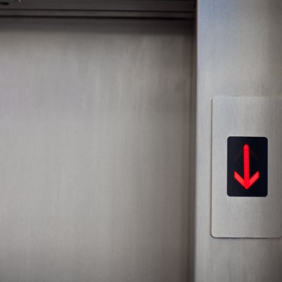 Výtah od firmy VÝTAHY, s.r.o., ukazatel aktuálního směru jízdy