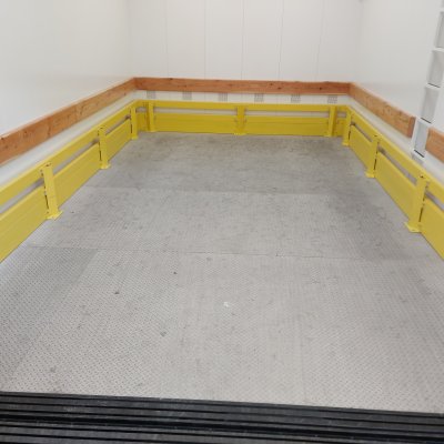 Nákladní výtah ŠKODA AUTO Kvasiny - podlaha kabiny