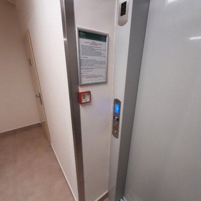 Ovládací panel osobního výtahu